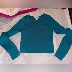 Teal long sleeve crop top